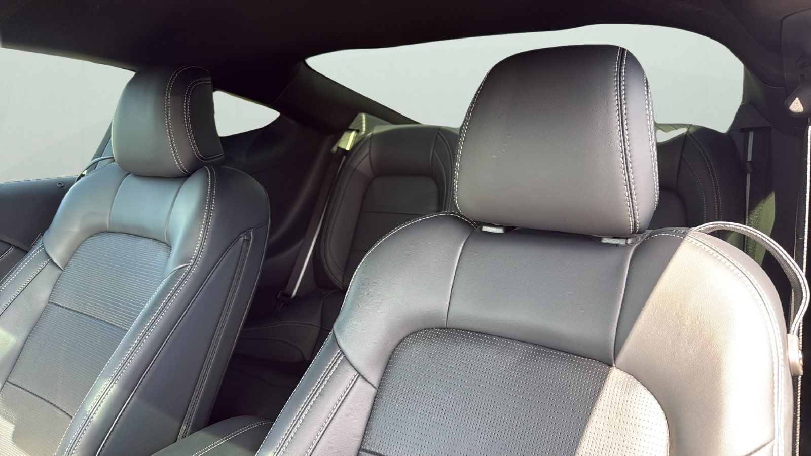 Used 2025 Ford Mustang GT Premium RWD image 9