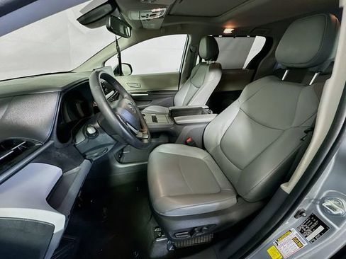 Certified 2024 Toyota Sienna XLE image 12