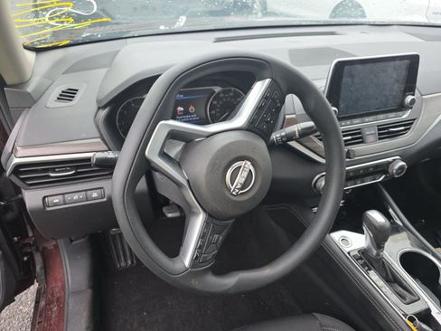 Used 2023 Nissan Altima 2.5 SV FWD image 13