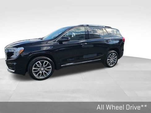 Used 2023 GMC Terrain Denali image 13
