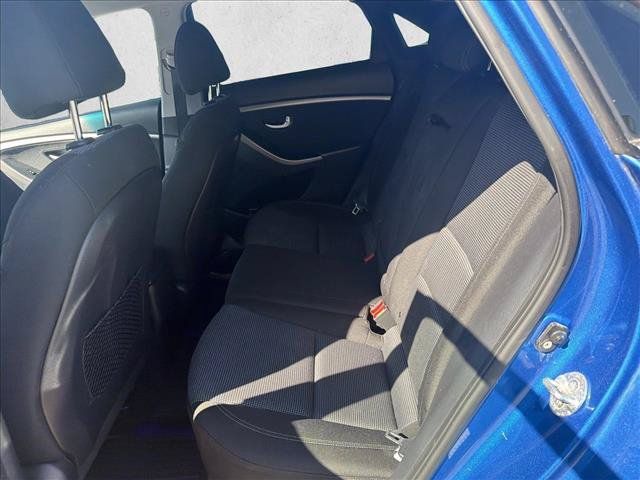 Used 2017 Hyundai Elantra GT FWD image 16