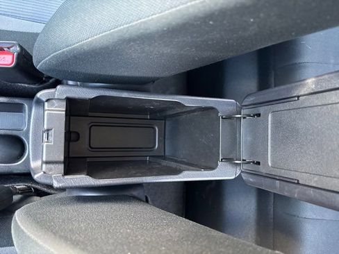 Used 2018 Toyota Prius C Two FWD image 33