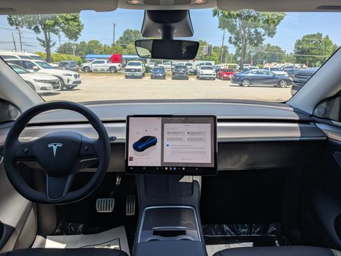 Used 2023 Tesla Model Y Performance AWD/4WD image 17