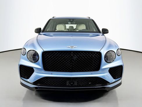 Certified 2025 Bentley Bentayga AWD/4WD image 2