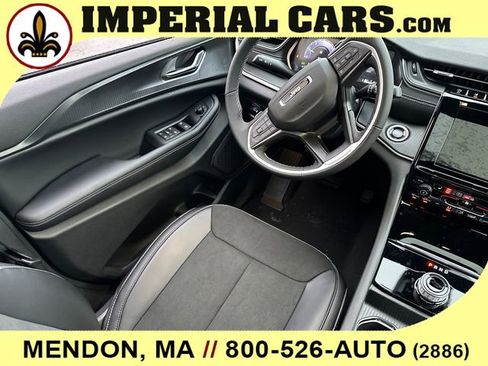 New 2025 Jeep Grand Cherokee Altitude AWD/4WD image 20