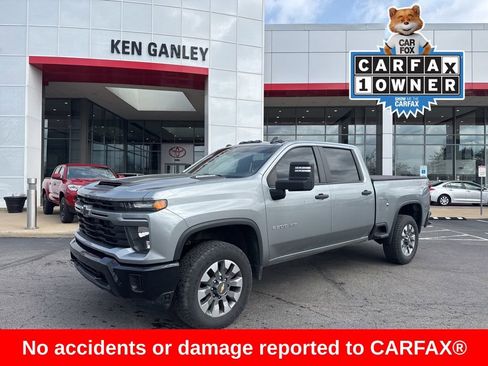 Used 2024 Chevrolet Silverado 2500 Custom w/ Custom Value Package image 1