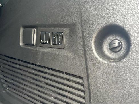 Used 2023 GMC Yukon Denali image 48