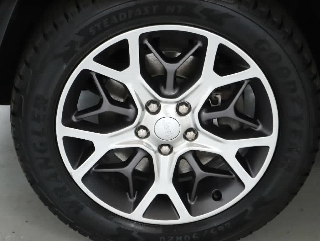 Used 2018 Jeep Grand Cherokee Limited AWD/4WD image 38