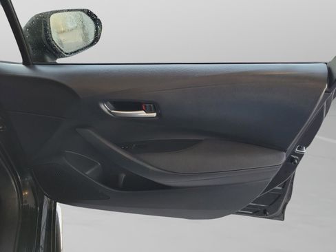 Used 2020 Toyota Corolla LE image 25