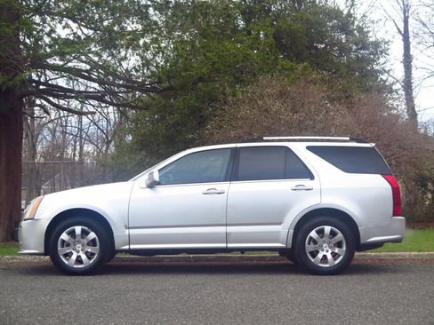 Used 2008 Cadillac SRX AWD w/ Utility Package image 2