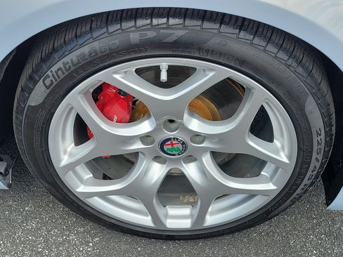 Used 2020 Alfa Romeo Giulia Ti w/ Active Blind Spot Package image 8