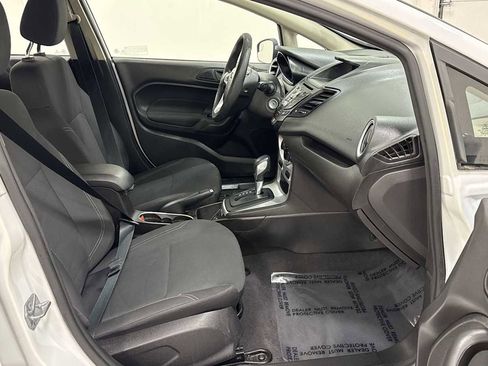 Used 2017 Ford Fiesta SE image 27