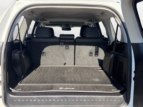 Used 2019 Lexus GX 460 image 34