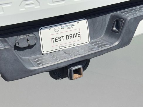Used 2020 Toyota Tacoma SR AWD/4WD image 26