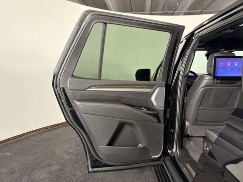 Used 2026 Cadillac Escalade Platinum Sport AWD/4WD image 29