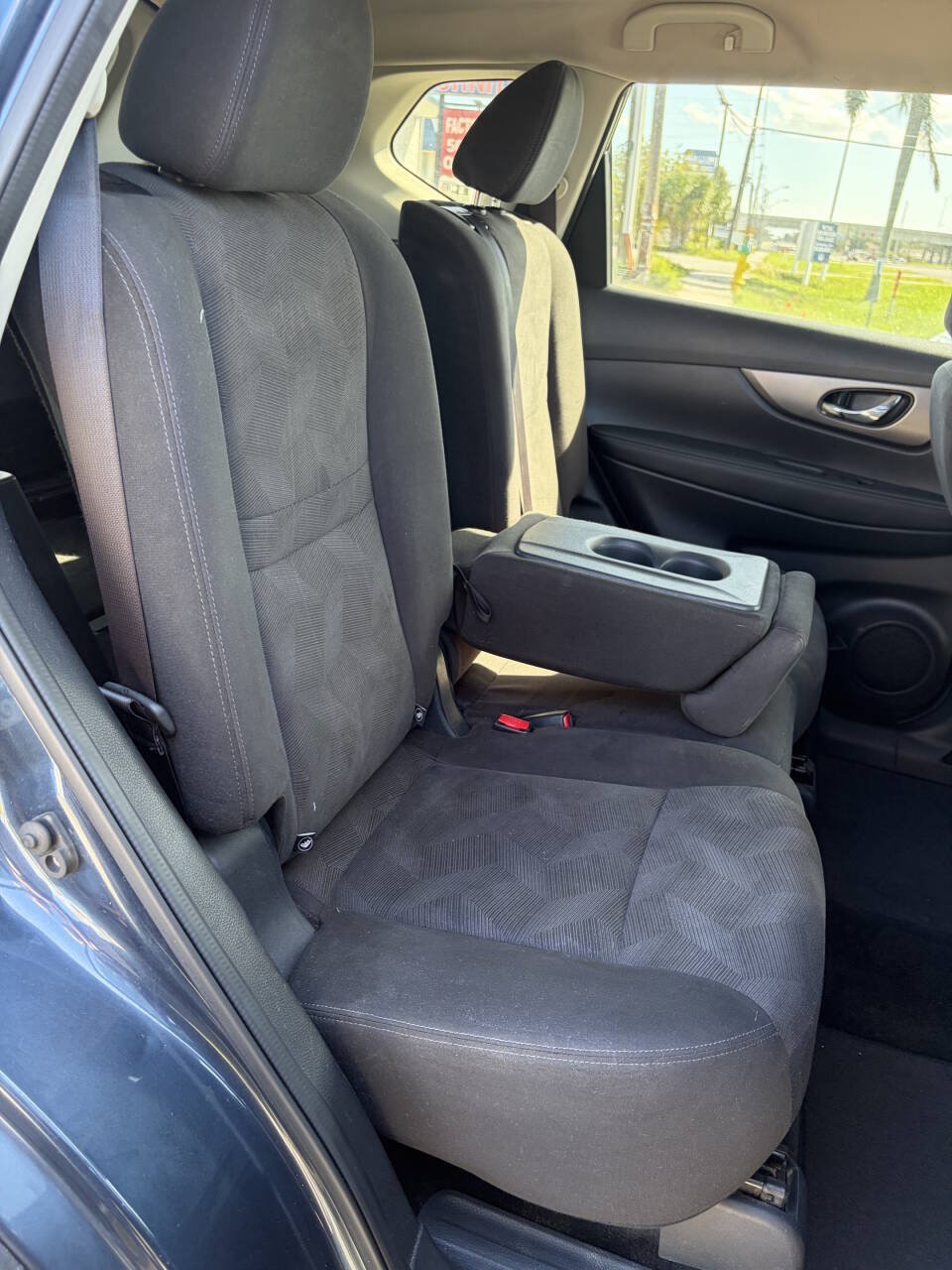 Used 2016 Nissan Rogue SV AWD/4WD image 15