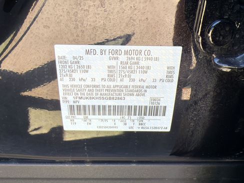 Used 2025 Ford Explorer ST-Line w/ ST-Line Street Pack image 17