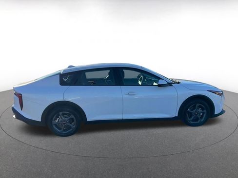 Used 2025 Kia K4 LXS image 16