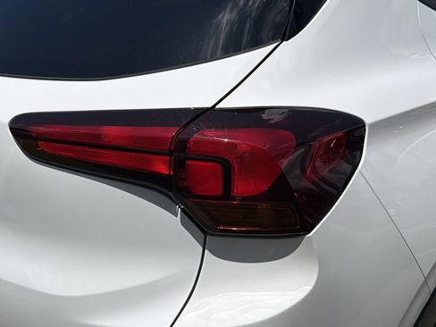 Used 2023 Buick Encore GX Select FWD image 8
