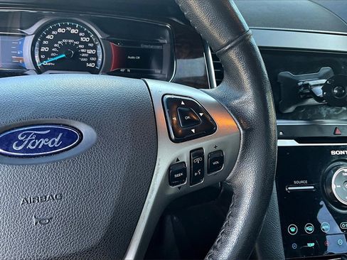 Used 2018 Ford Taurus Limited image 15