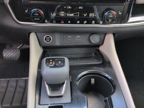 Used 2023 Nissan Rogue SL w/ SL Premium Package FWD image 26