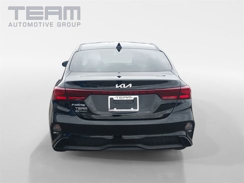 Used 2023 Kia Forte LXS w/ LXS Technology Package image 6