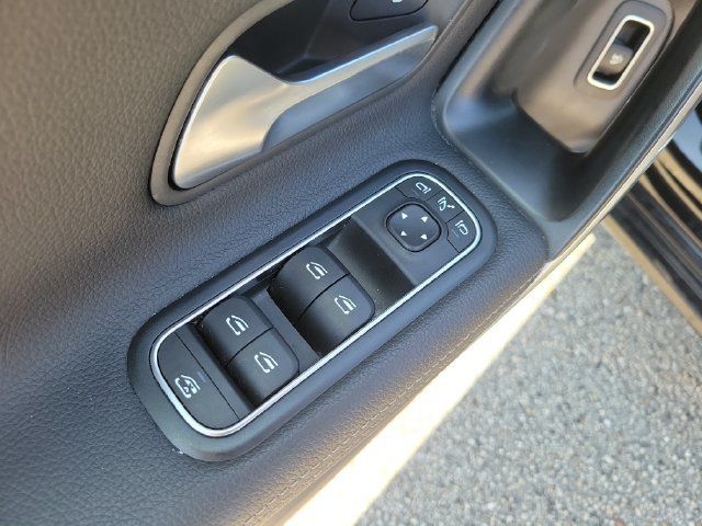 Used 2025 Mercedes-Benz CLA 250 image 17