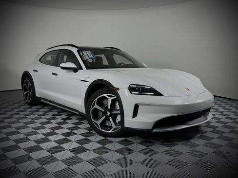 New 2025 Porsche Taycan 4S image 7