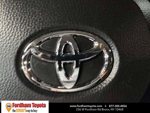Used 2025 Toyota Corolla LE FWD image 32