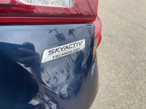 Used 2015 MAZDA MAZDA3 i Touring image 9