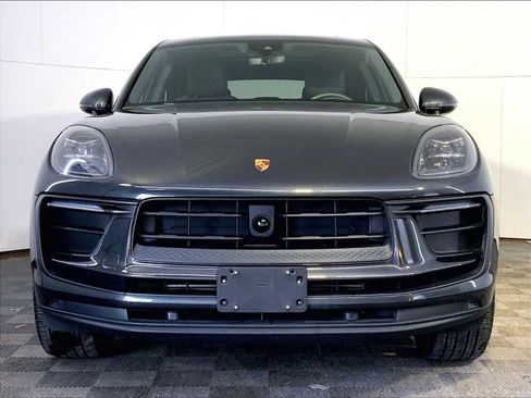 Certified 2024 Porsche Macan image 10