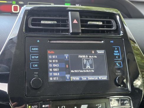 Used 2018 Toyota Prius Two w/ Prius Two Safety Plus Package FWD image 12