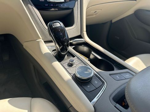 Used 2022 Cadillac XT5 Premium Luxury FWD image 19