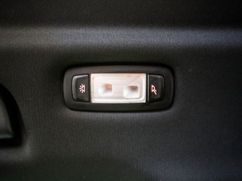 Used 2025 BMW X5 xDrive50e image 10