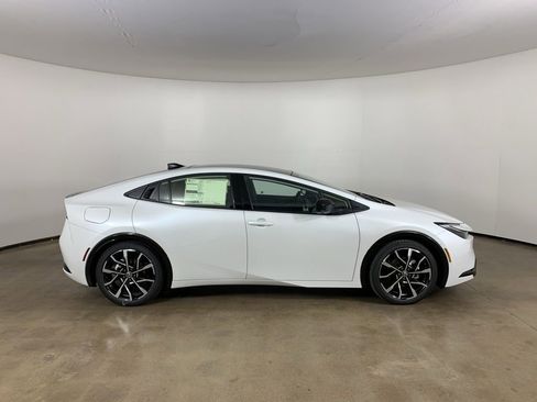 New 2026 Toyota Prius Plug-In Hybrid w/ Limited Premium Package FWD image 7