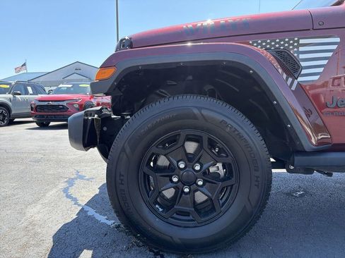 Used 2021 Jeep Gladiator Sport AWD/4WD image 16