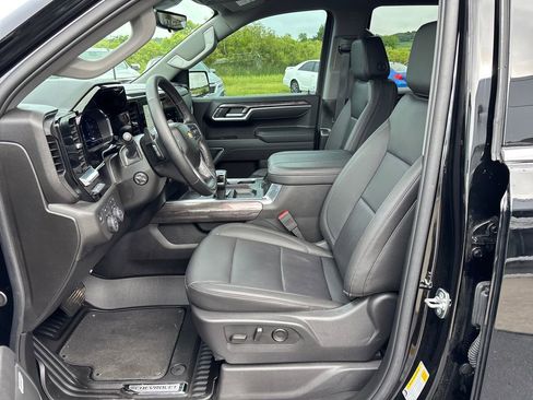 Certified 2025 Chevrolet Silverado 1500 LTZ w/ Technology Package AWD/4WD image 26