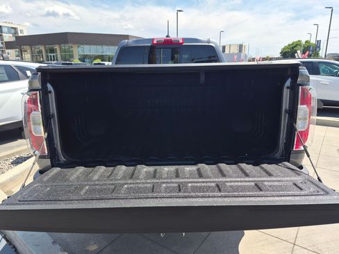 Used 2022 GMC Canyon Denali AWD/4WD image 29