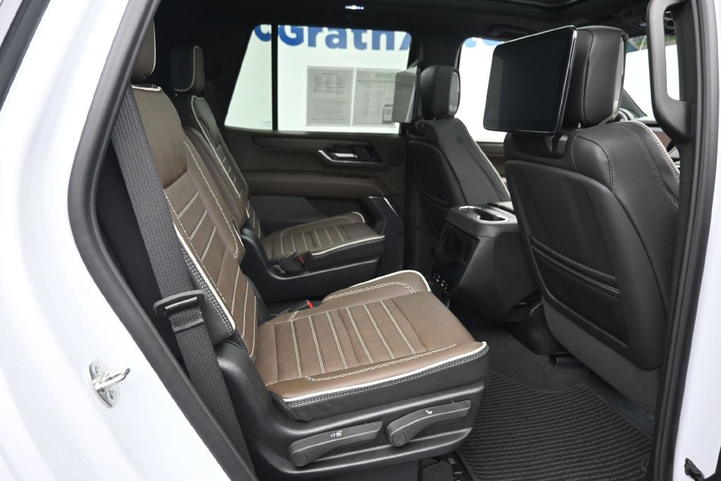 Used 2026 GMC Yukon Denali Ultimate AWD/4WD image 12