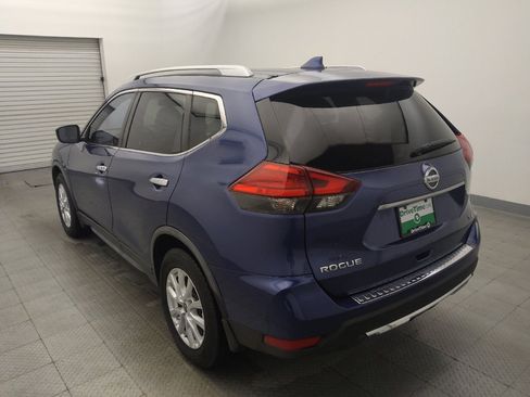 Used 2017 Nissan Rogue SV FWD image 5