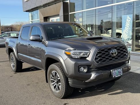 Used 2022 Toyota Tacoma TRD Pro image 2