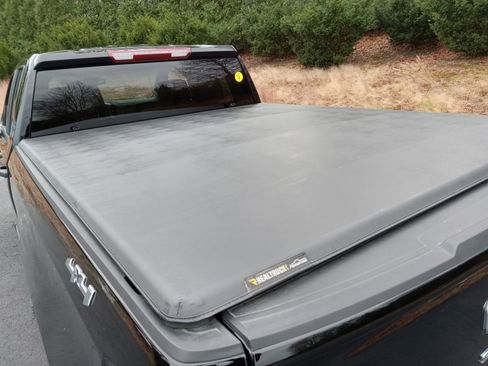 Used 2025 GMC Sierra 1500 Pro w/ Graphite Edition image 5