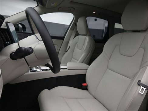 New 2026 Volvo XC60 B5 Ultra w/ Protection Package Premier image 9