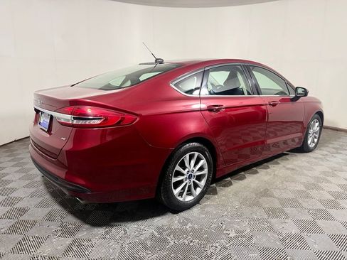 Used 2017 Ford Fusion SE FWD image 7