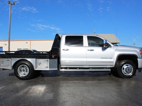 Used 2019 GMC Sierra 3500 Denali w/ Duramax Plus Package image 3
