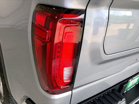 Used 2026 GMC Sierra 1500 SLT AWD/4WD image 29