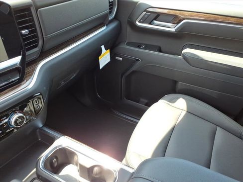 New 2026 GMC Sierra 1500 Elevation w/ Elevation Premium Package AWD/4WD image 18