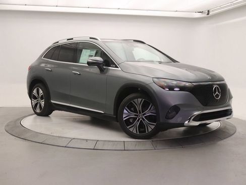 New 2026 Mercedes-Benz EQE 320 4MATIC SUV image 16