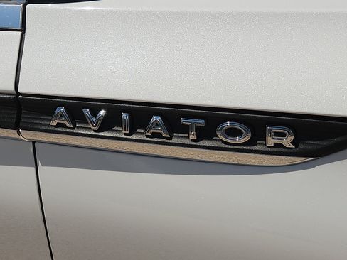 Used 2020 Lincoln Aviator Reserve w/ Equipment Group 202A AWD/4WD image 8