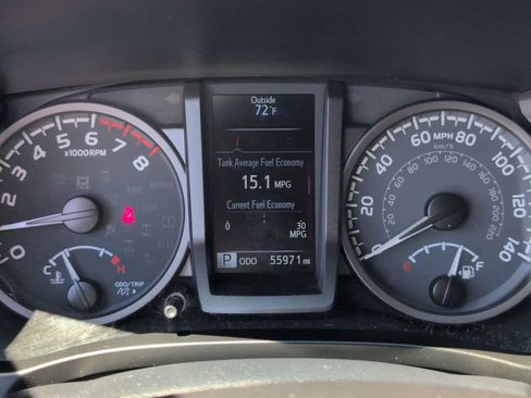 Used 2020 Toyota Tacoma TRD Off-Road w/ Technology Package AWD/4WD image 12